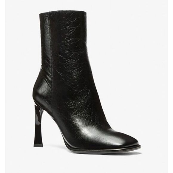 Michael Kors Women's 9 Kelsea Cracked Leather Heeled Bootie Black Classic NWT - Picture 1 of 8